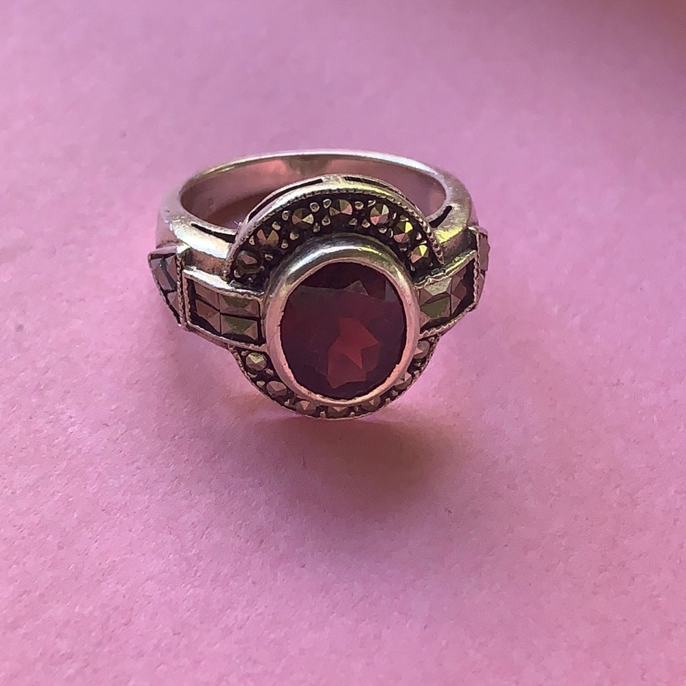 Sterling silver marcasite and garnet ring SZ 7..5
